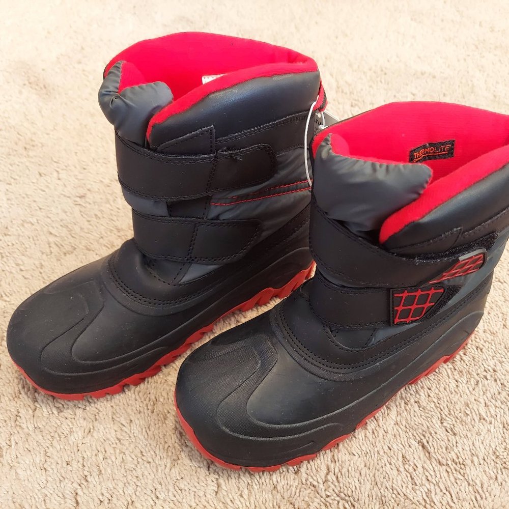 Cat & Jack Boots (boys or girls) - size 5